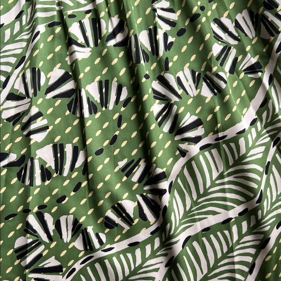 THML Green Leaf Print Blouse - Picture 5 of 11